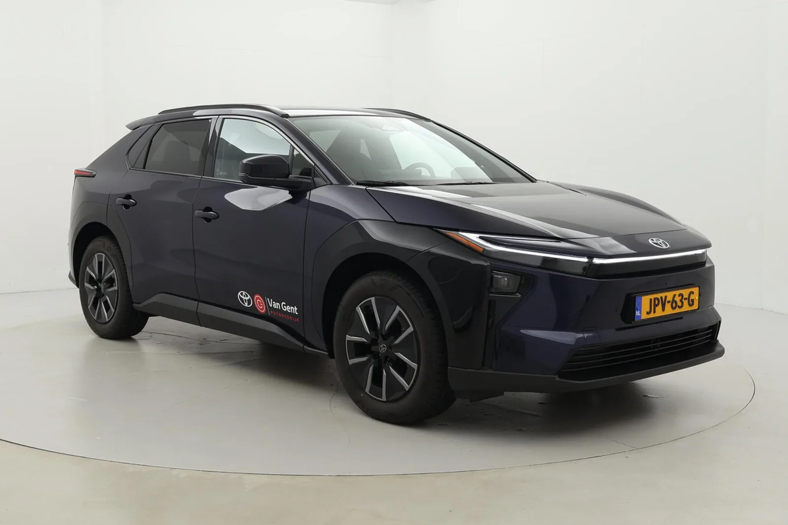 Toyota bZ4X (2026) — foto 1