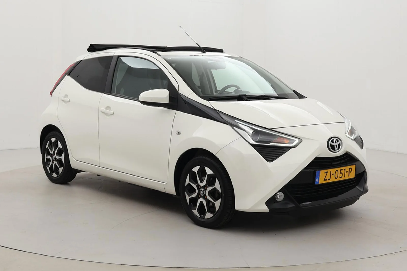 Toyota Aygo (2019) — foto 1