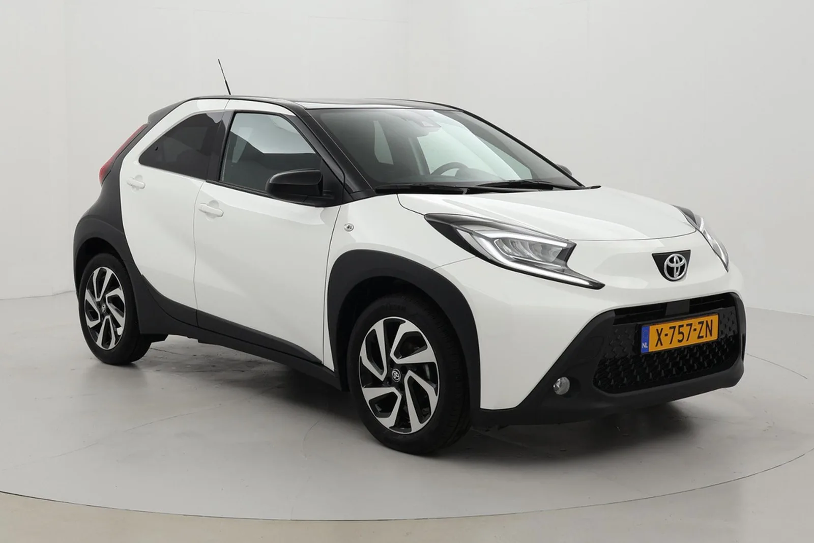 Toyota Aygo X (2024) — foto 1
