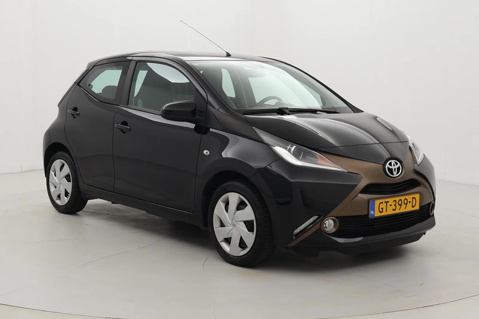 Toyota Aygo (2015) — foto 1