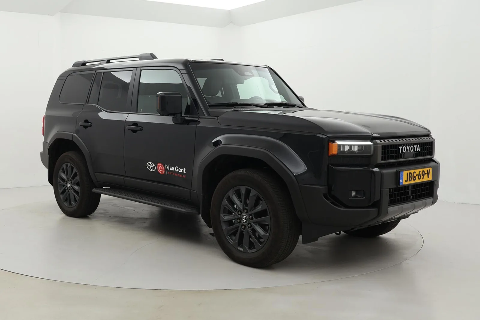 Toyota Land Cruiser (2024) — foto 1
