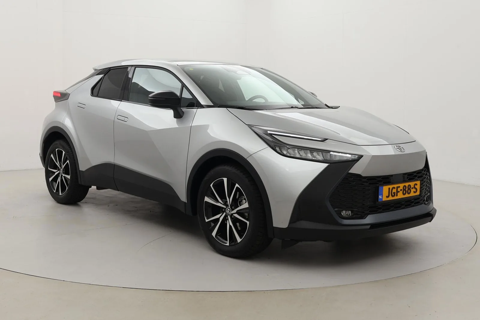 Toyota C-HR (2025) — foto 1