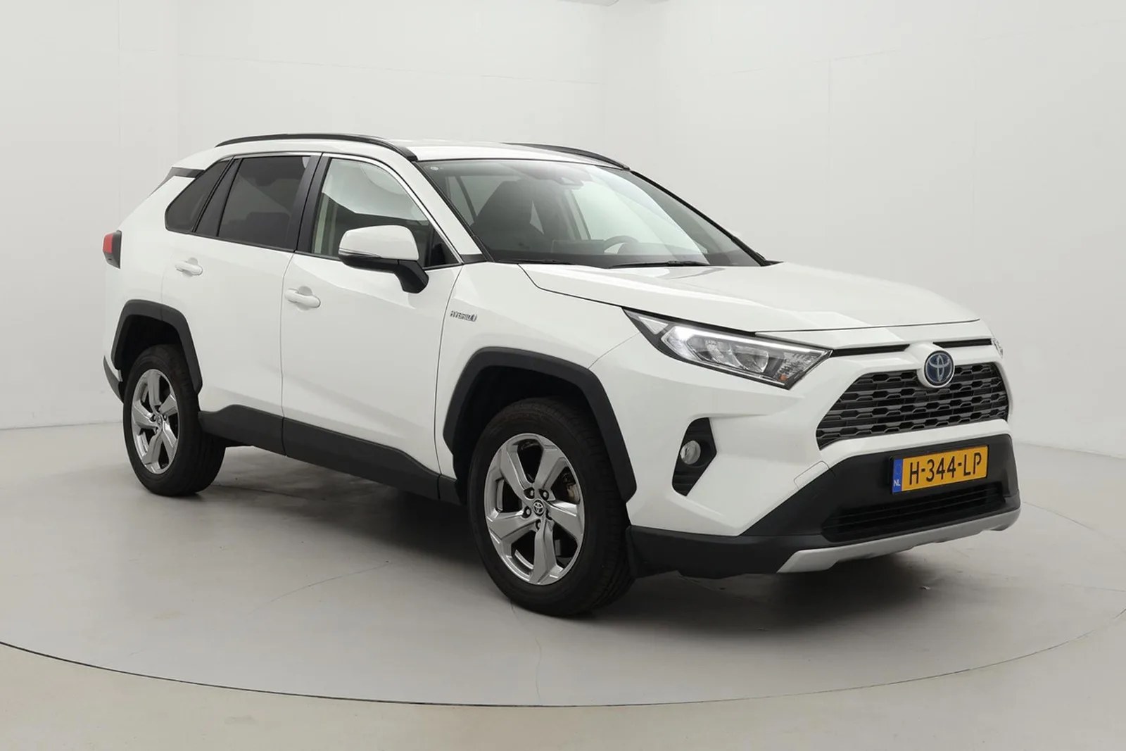 Toyota RAV4 (2020) — foto 1