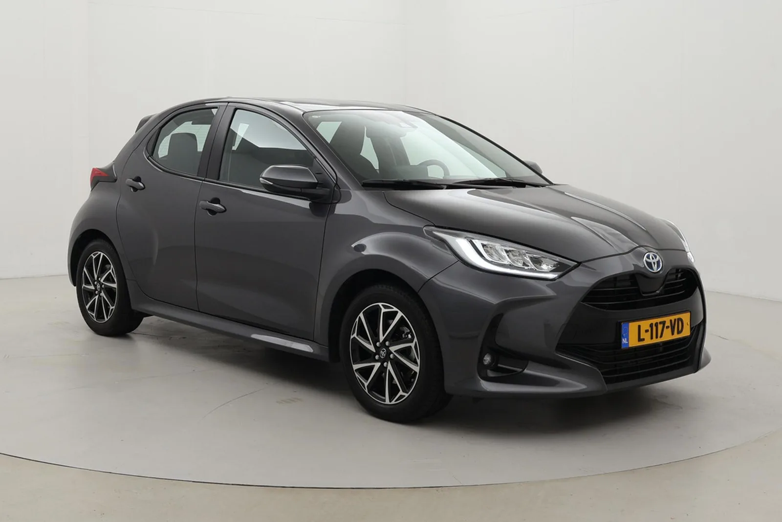 Toyota Yaris (2021) — foto 1