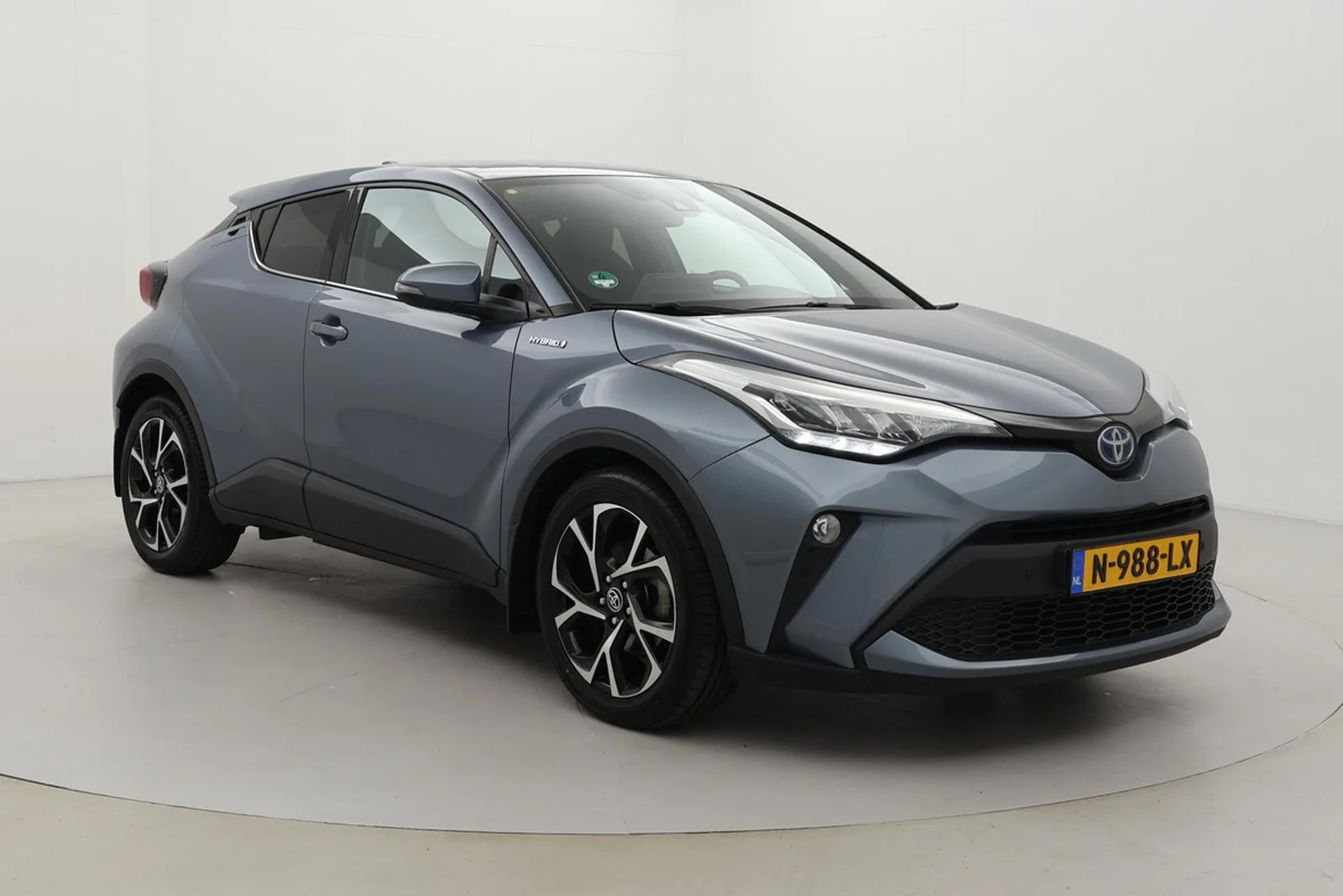 Toyota C-HR (2020) — foto 1