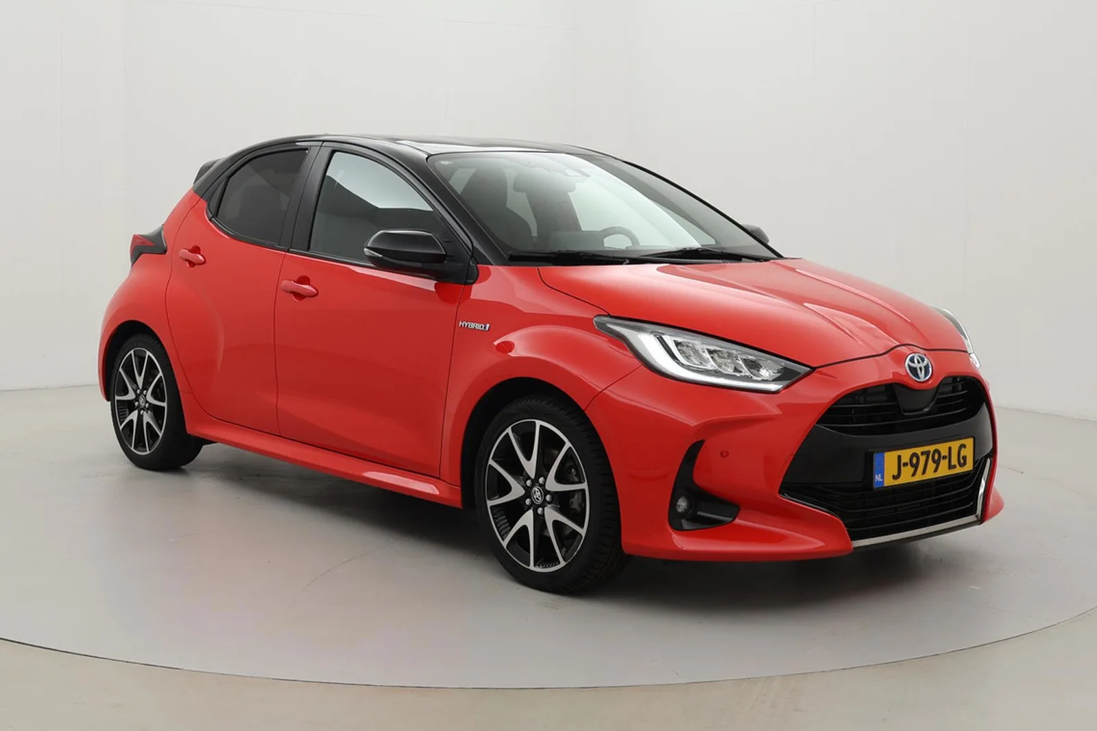 Toyota Yaris (2020) — foto 1