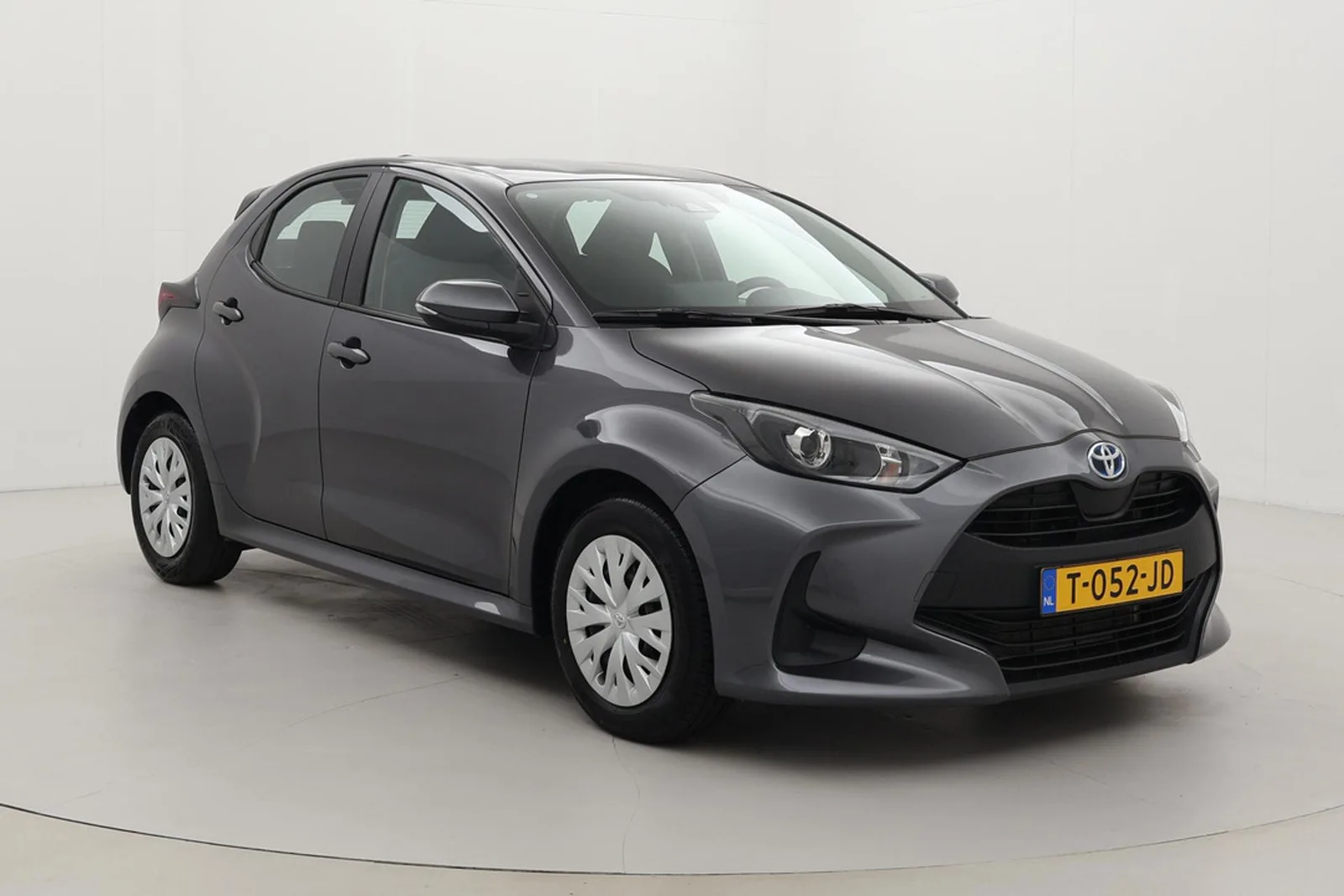 Toyota Yaris (2023) — foto 1