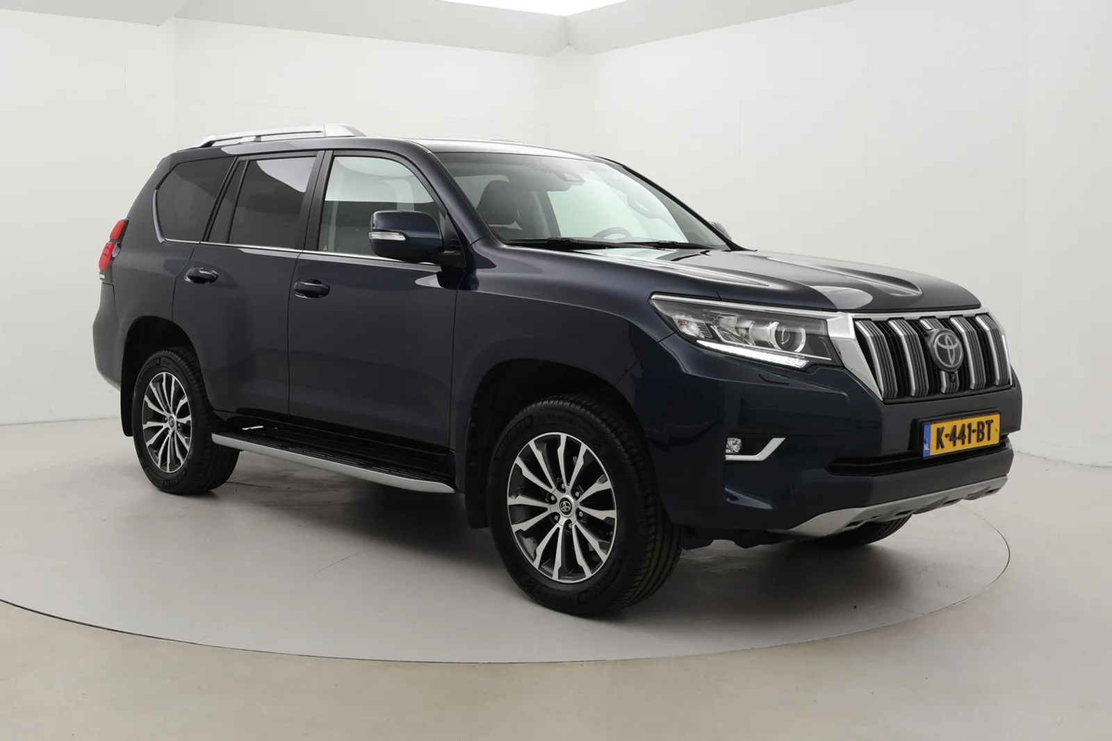 Toyota Land Cruiser (2019) — foto 1