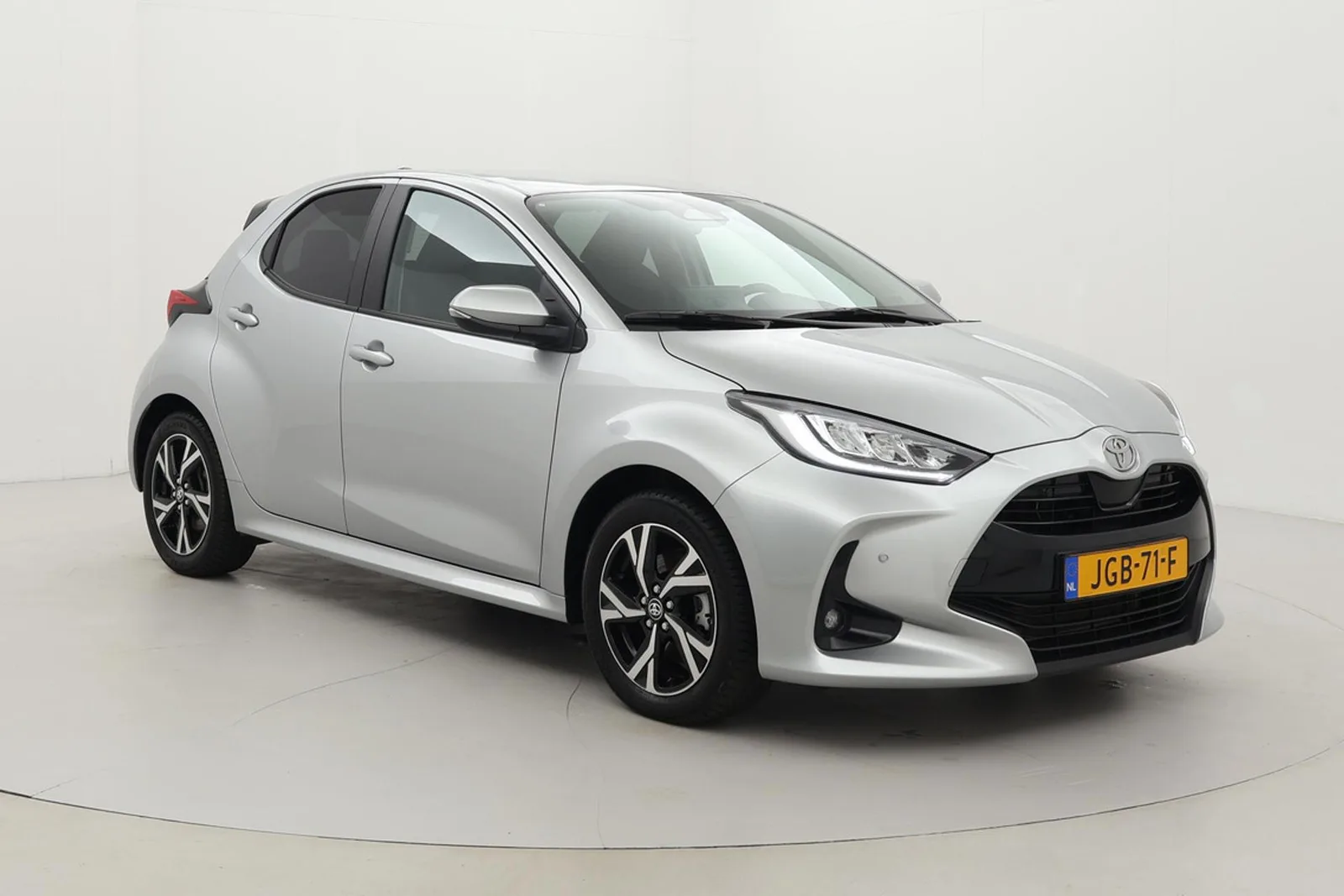 Toyota Yaris (2025) — foto 1