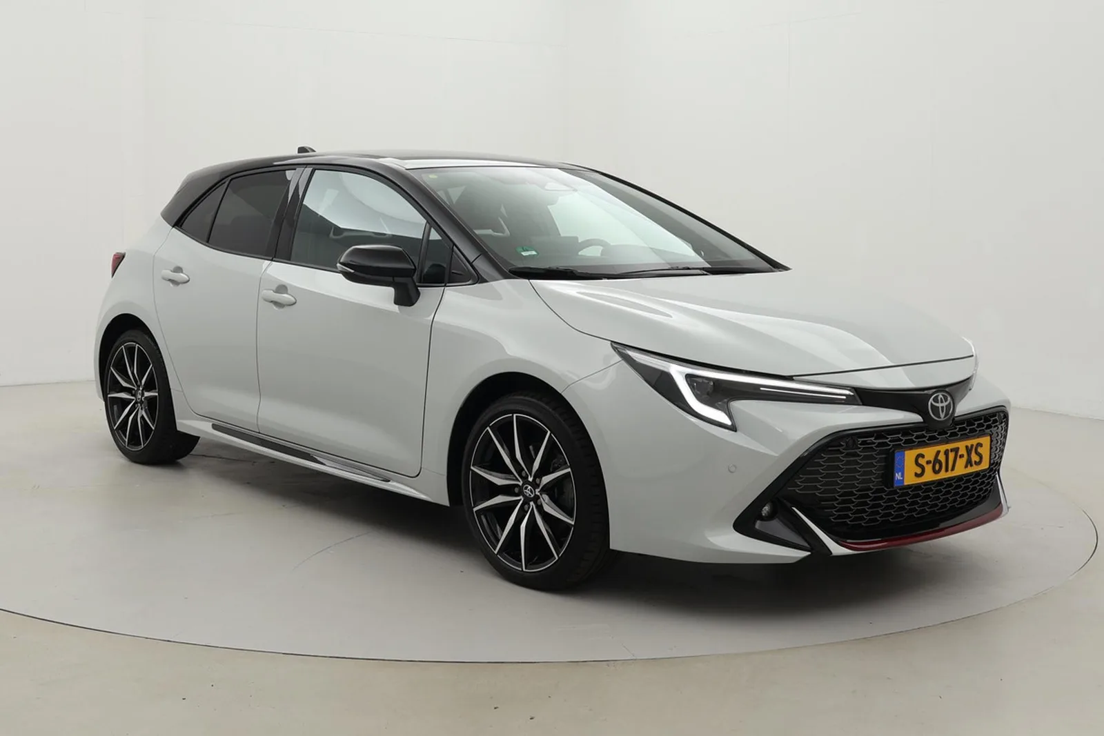Toyota Corolla (2023) — foto 1