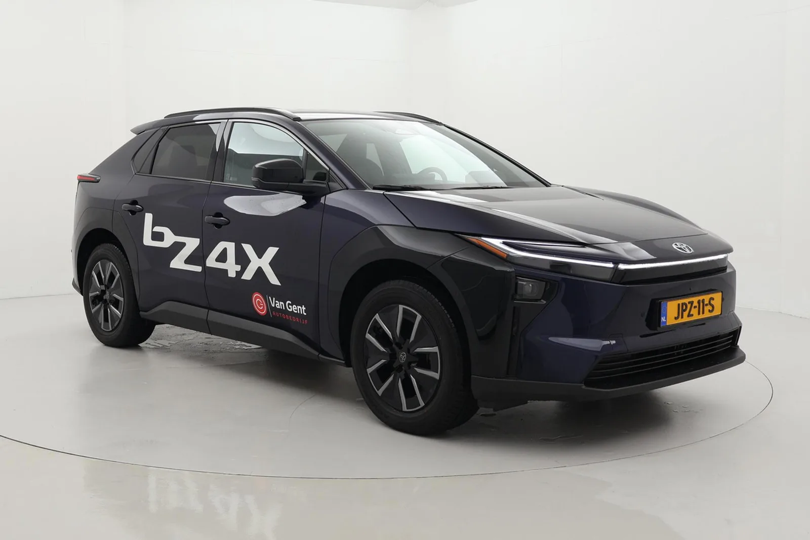 Toyota bZ4X (2026) — foto 1