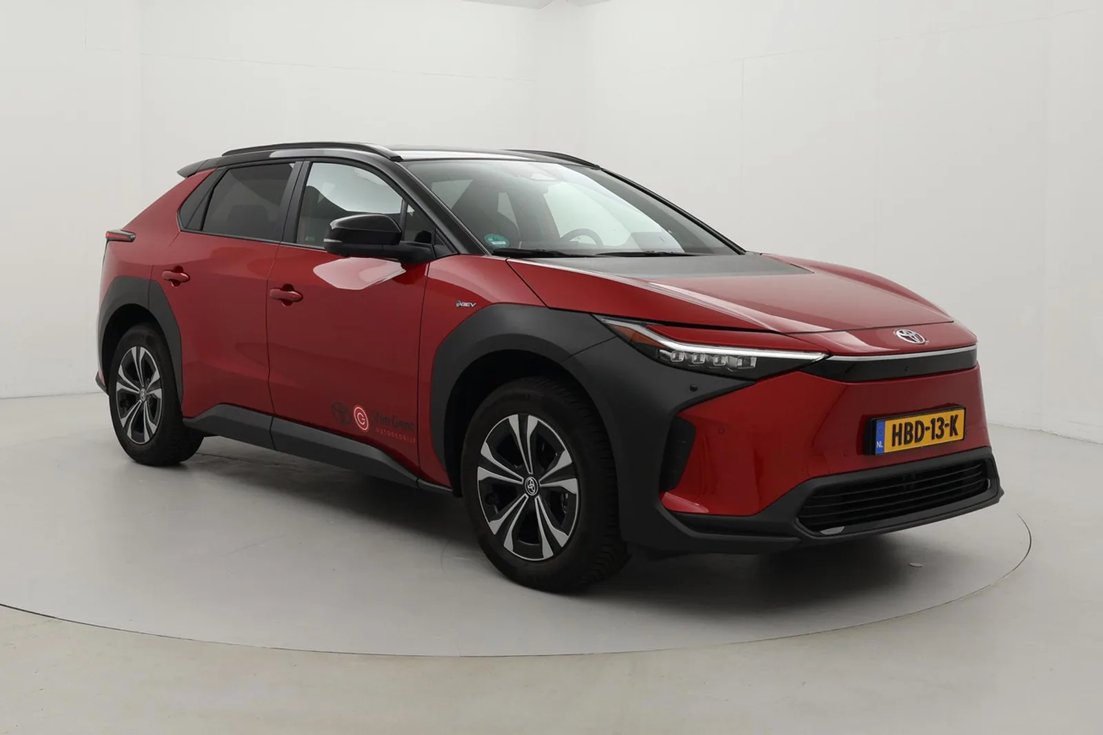 Toyota bZ4X (2024) — foto 1