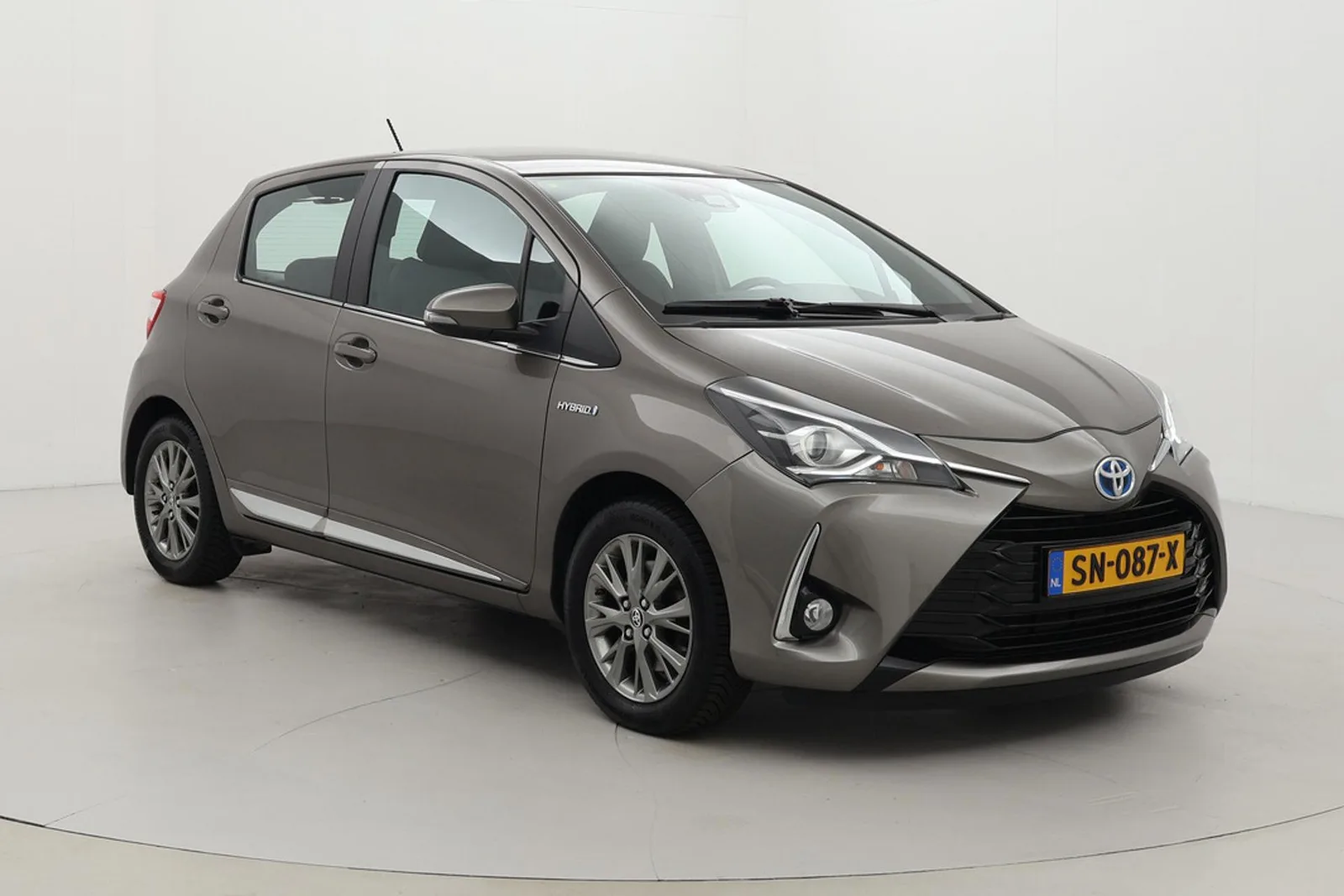 Toyota Yaris (2018) — foto 1