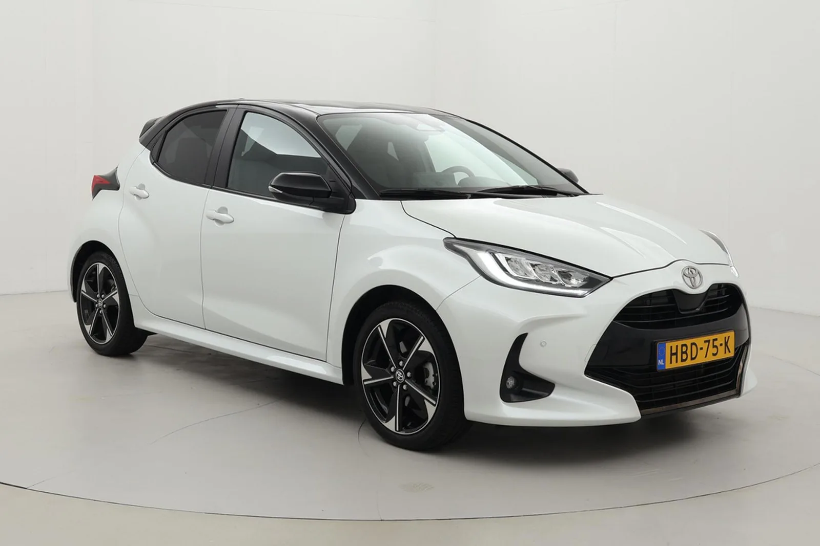 Toyota Yaris (2025) — foto 1