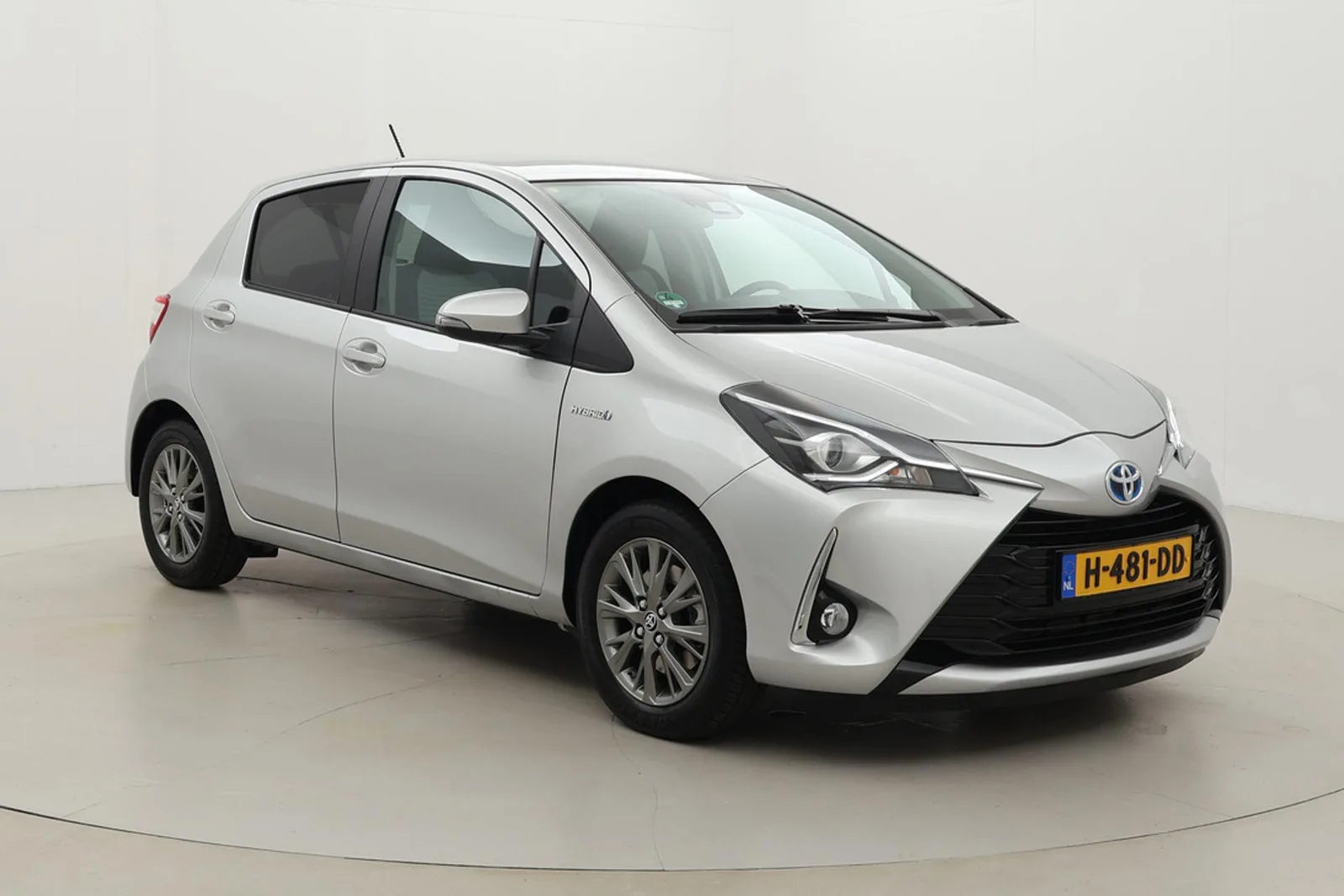 Toyota Yaris (2020) — foto 1