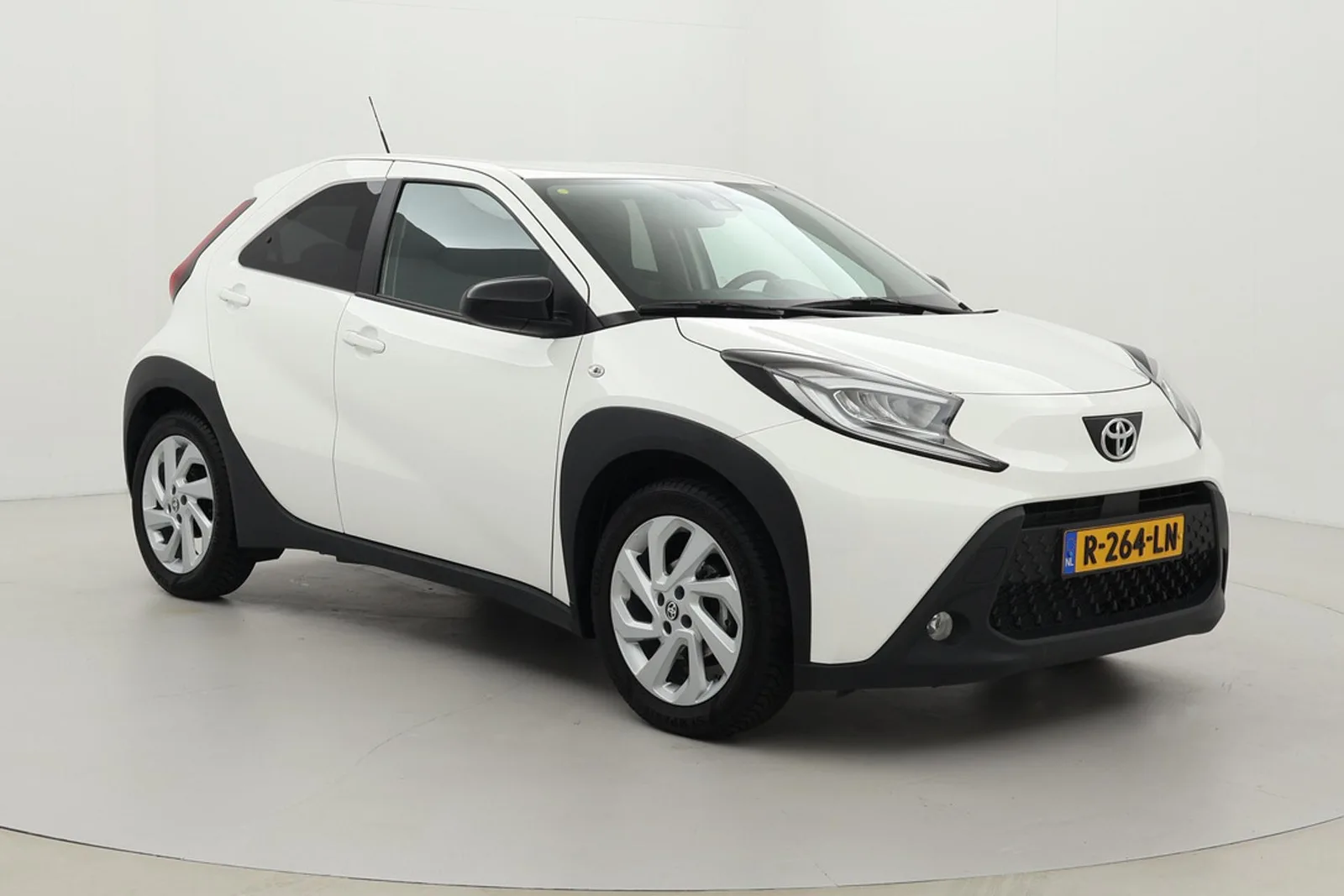 Toyota Aygo X (2022) — foto 1