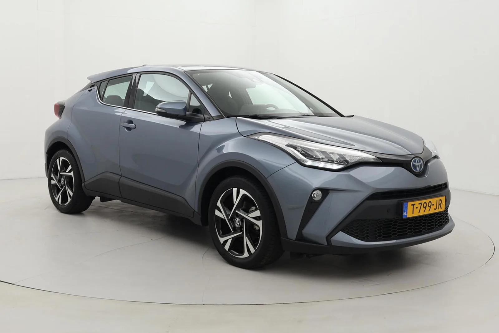 Toyota C-HR (2023) — foto 1