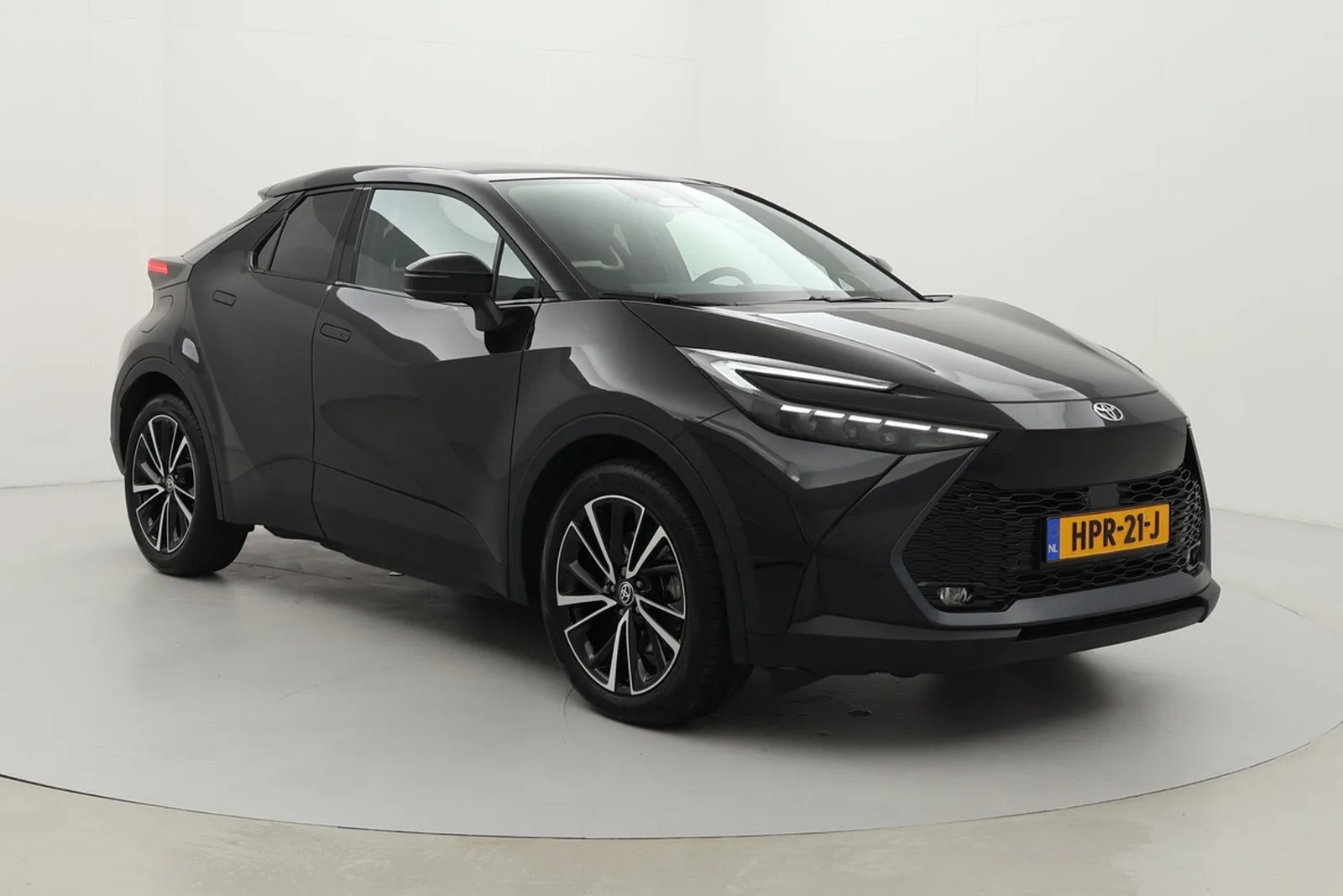 Toyota C-HR (2025) — foto 1