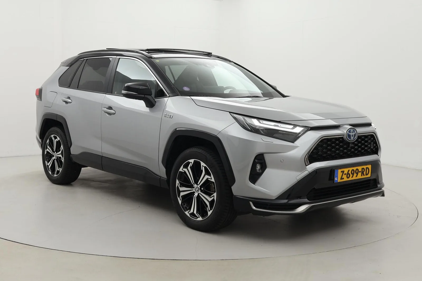 Toyota RAV4 (2023) — foto 1