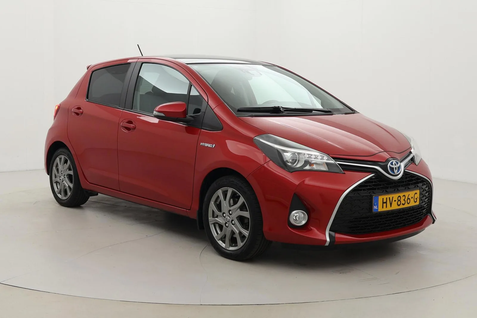 Toyota Yaris (2016) — foto 1