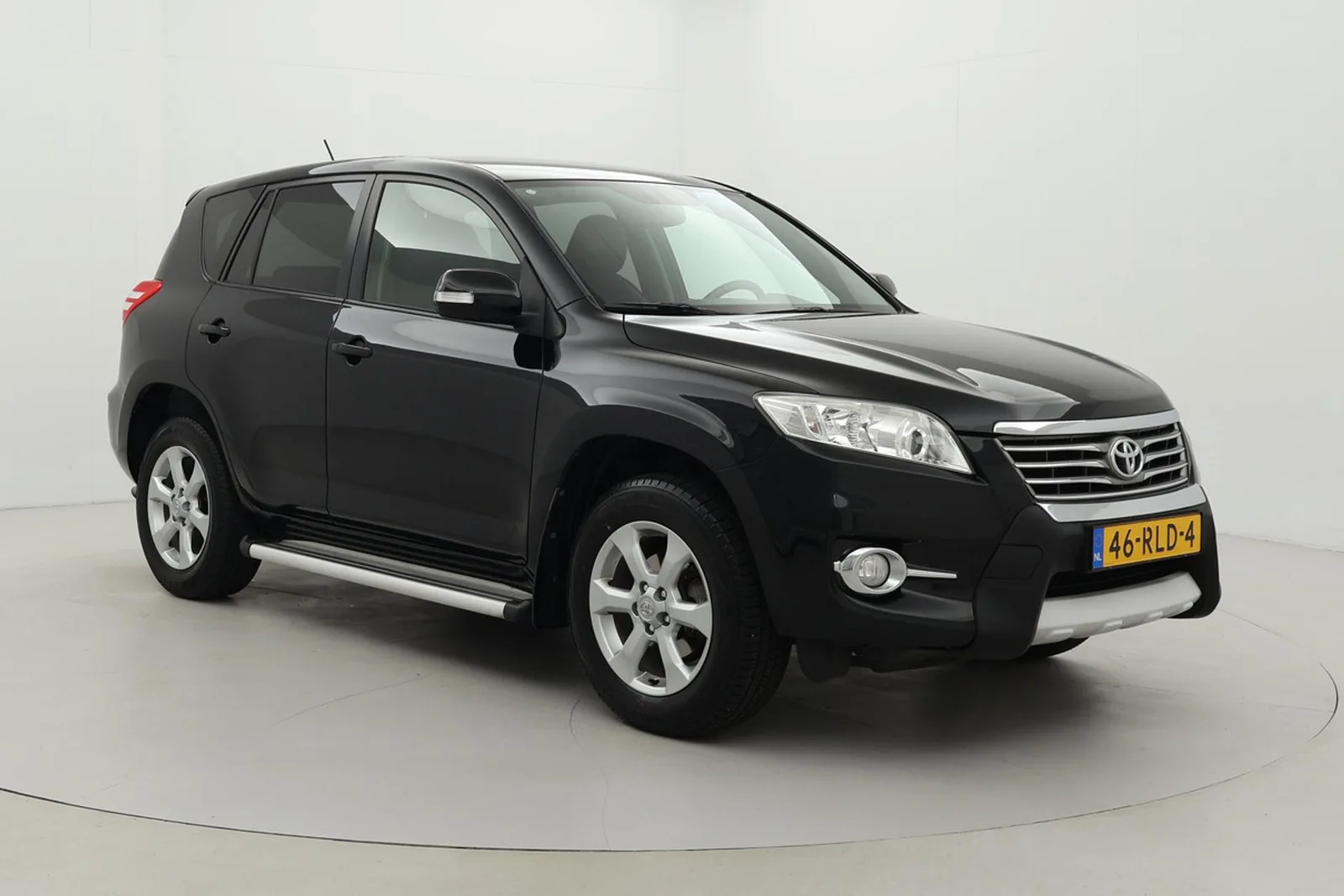 Toyota RAV4 (2011) — foto 1