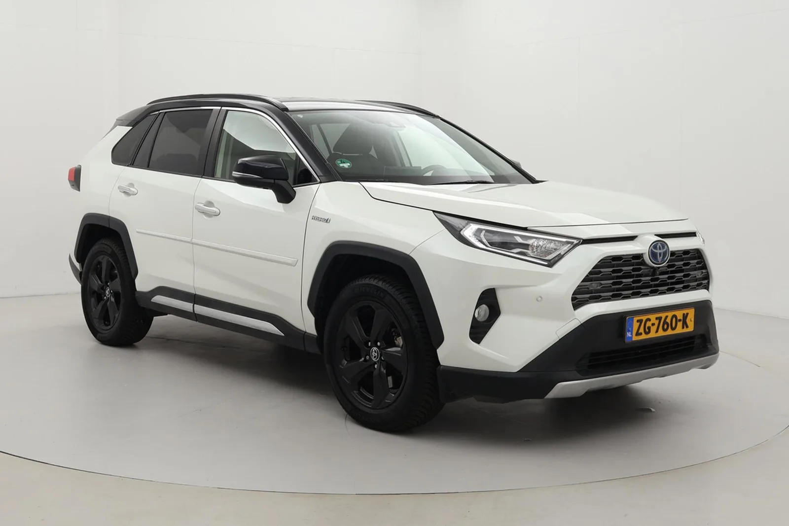 Toyota RAV4 (2019) — foto 1