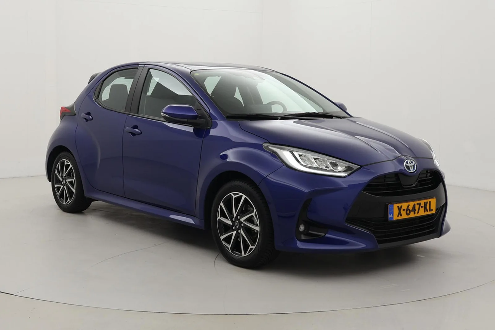 Toyota Yaris (2023) — foto 1