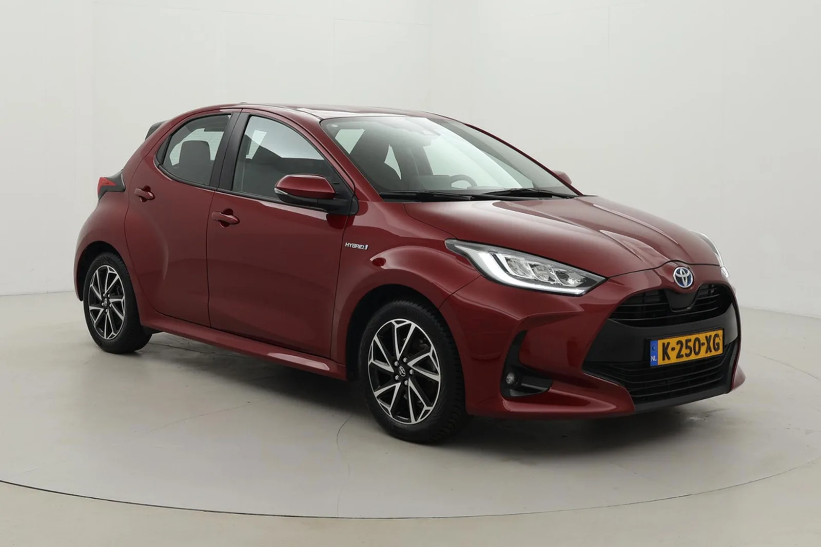 Toyota Yaris (2021) — foto 1