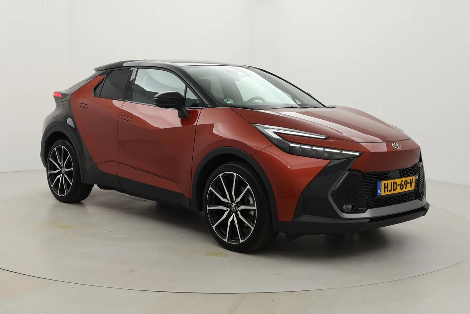 Toyota C-HR (2025) — foto 1