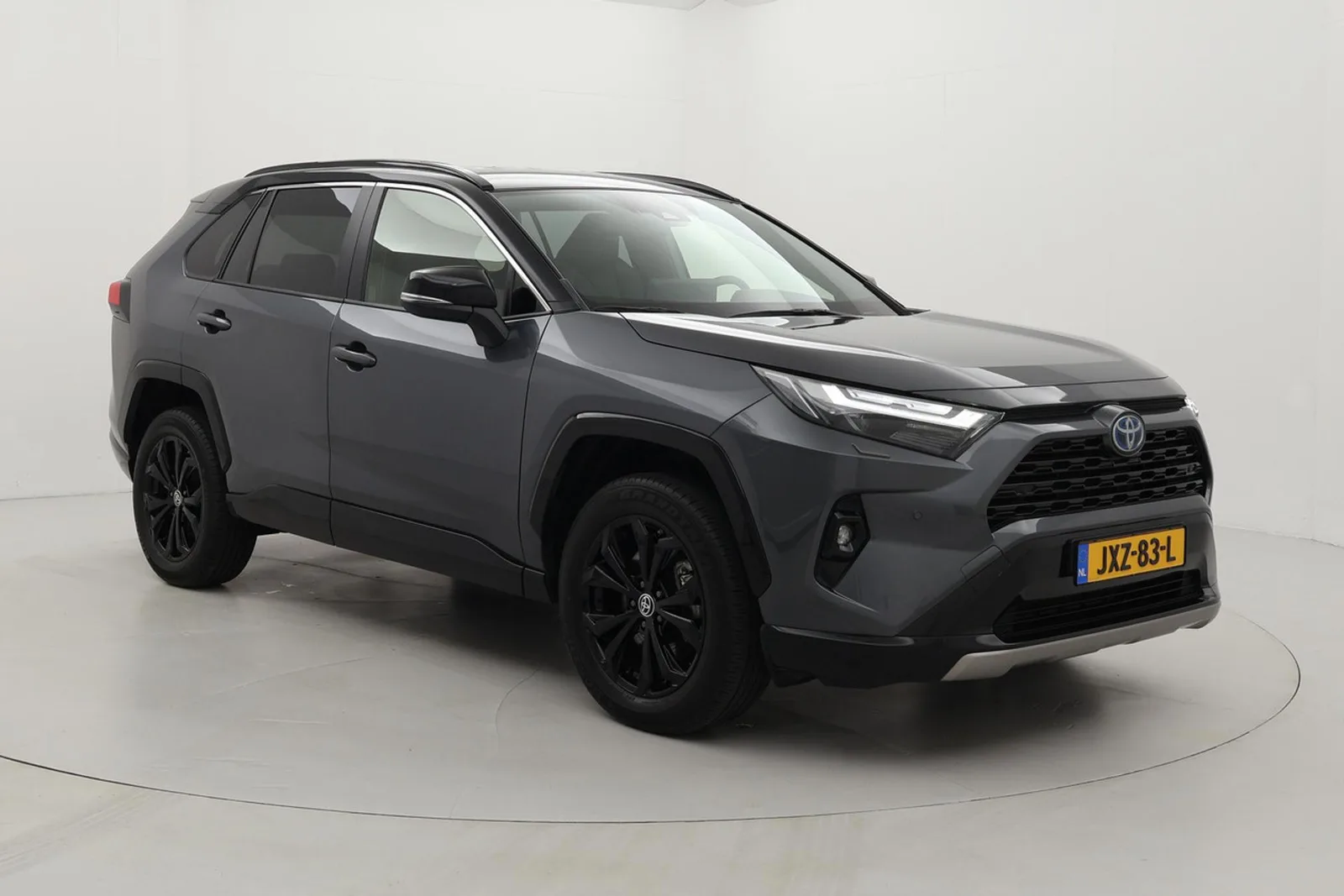 Toyota RAV4 (2024) — foto 1