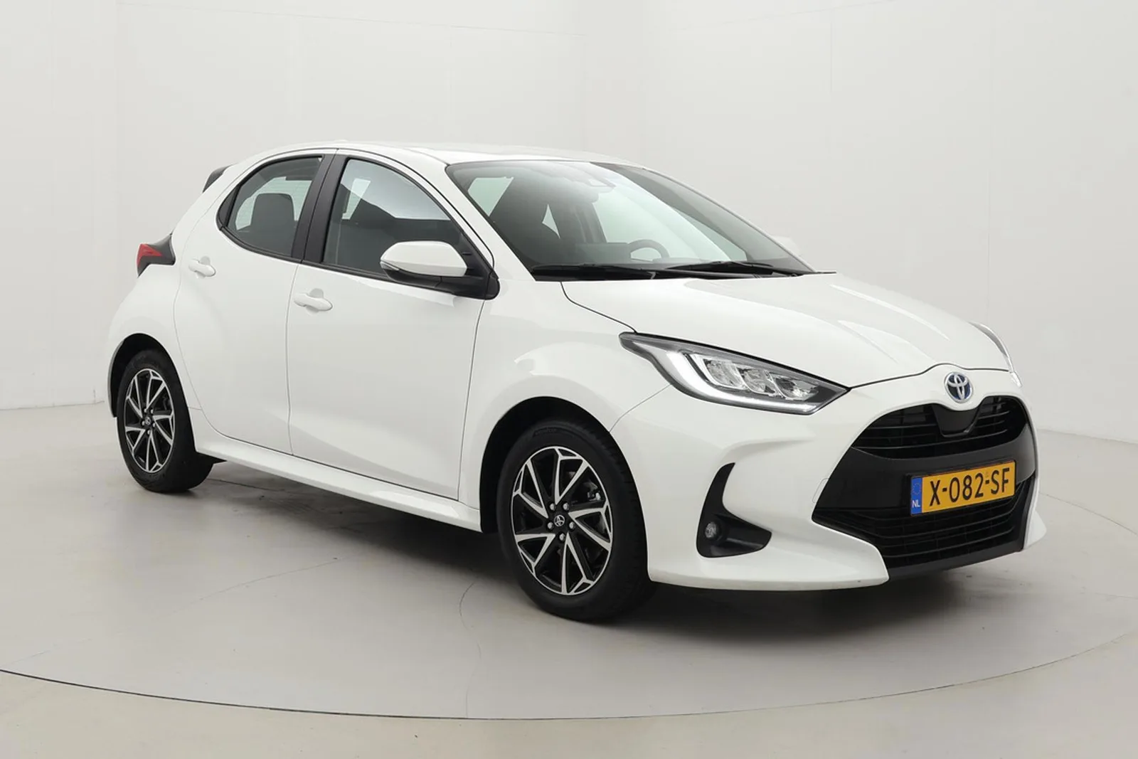 Toyota Yaris (2024) — foto 1