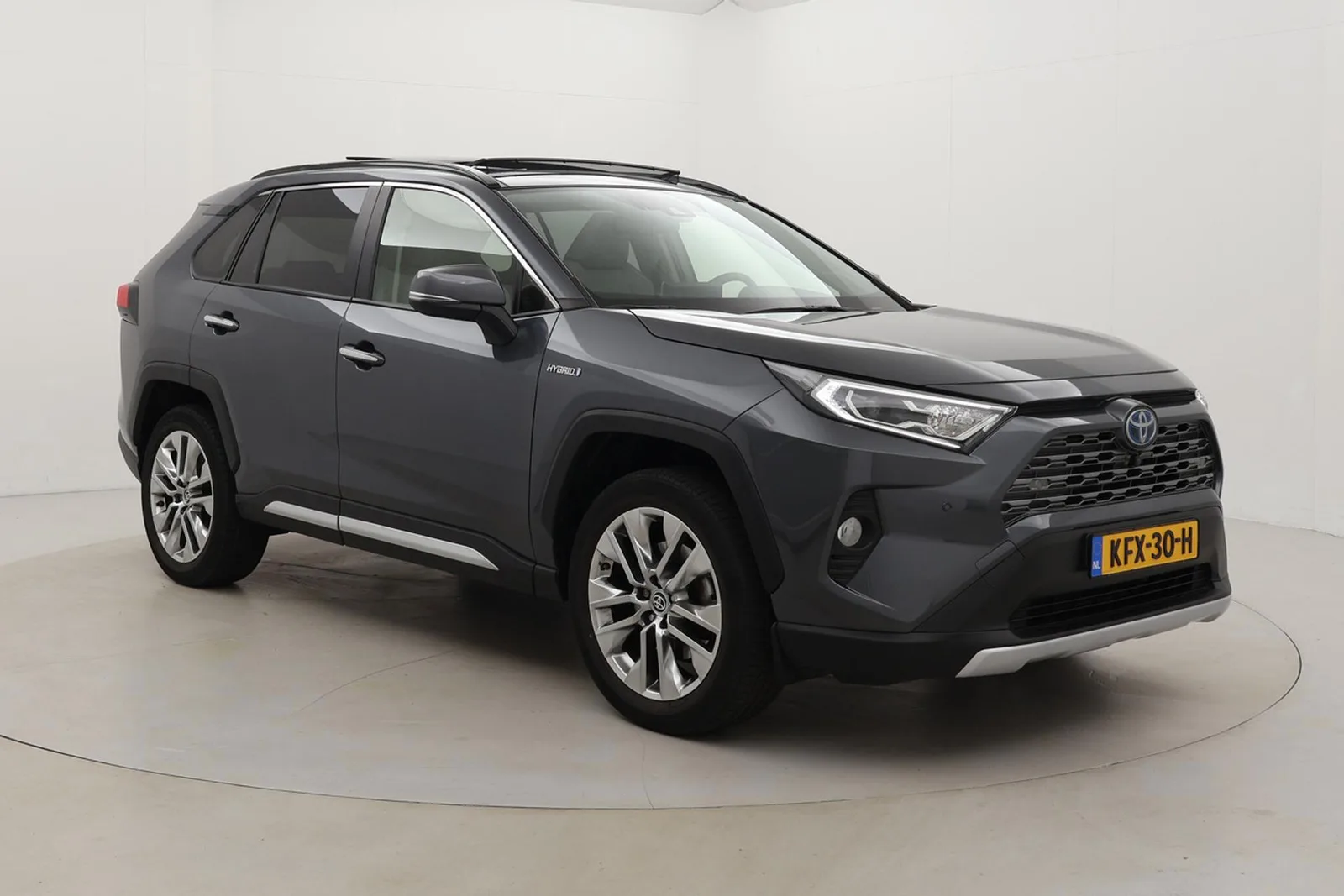 Toyota RAV4 (2021) — foto 1