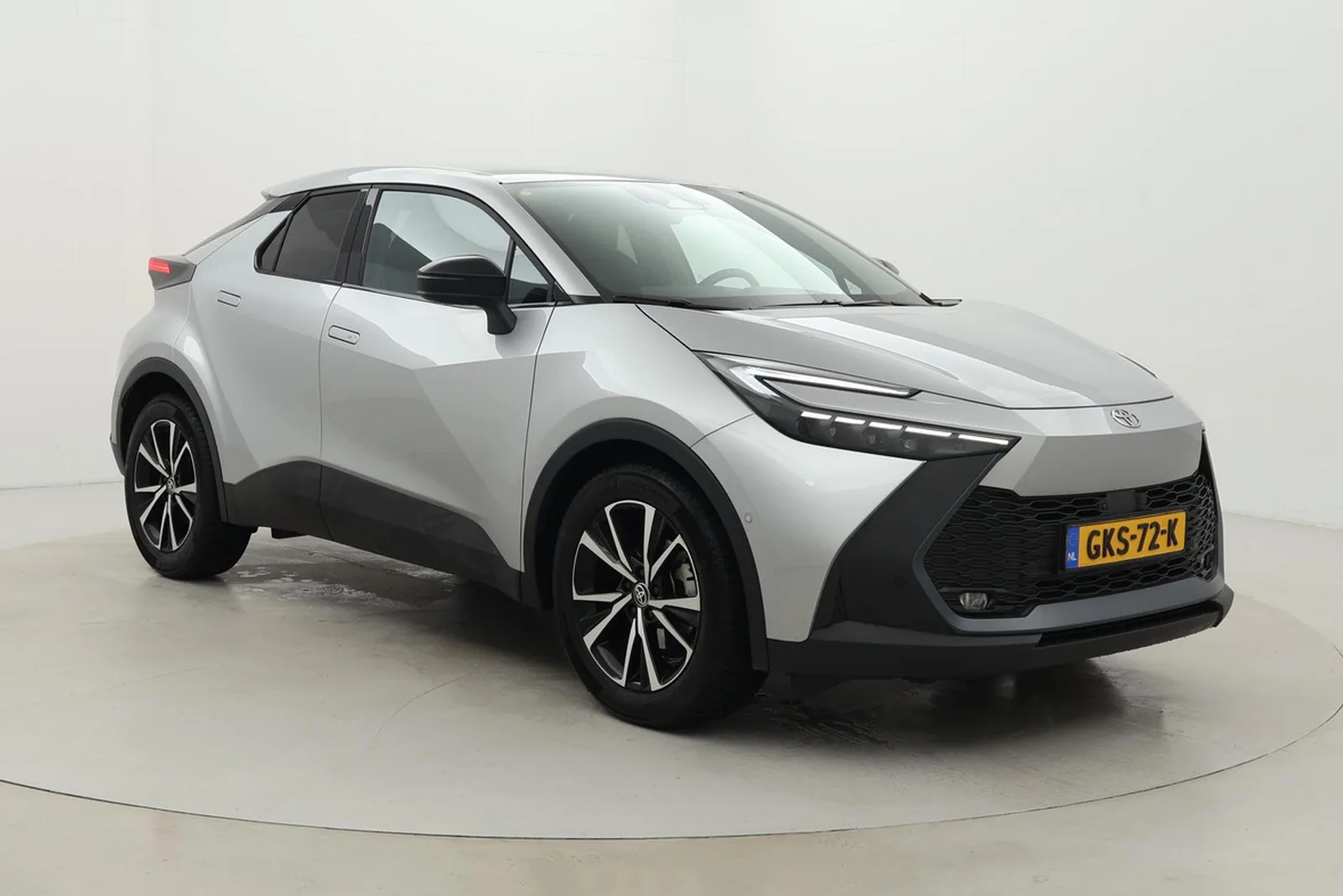 Toyota C-HR (2024) — foto 1