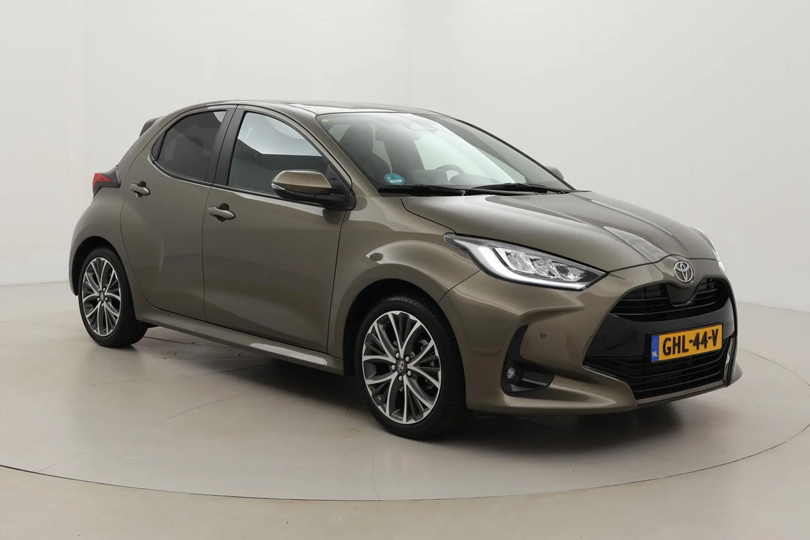 Toyota Yaris (2024) — foto 1