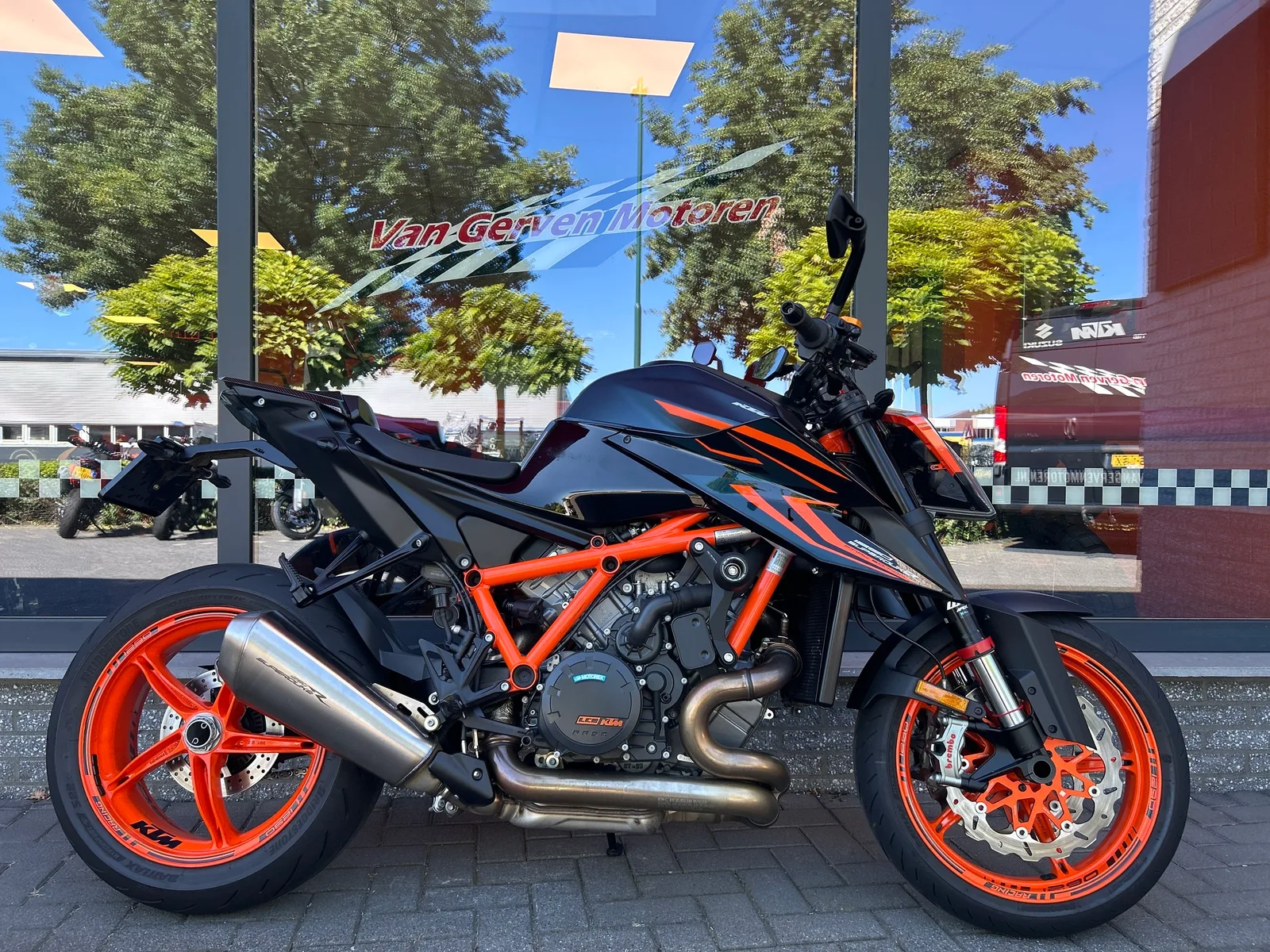 KTM 1290 SuperDuke R (2024) — foto 1