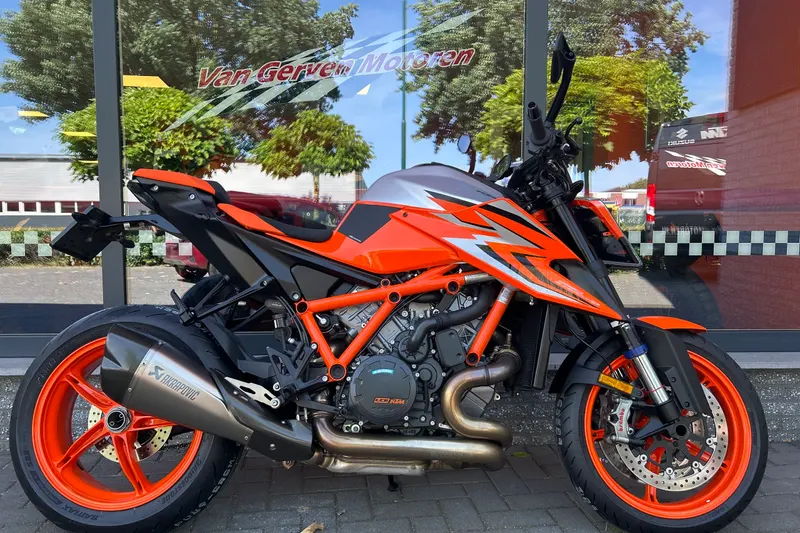 KTM 1290 Super Duke (2023)