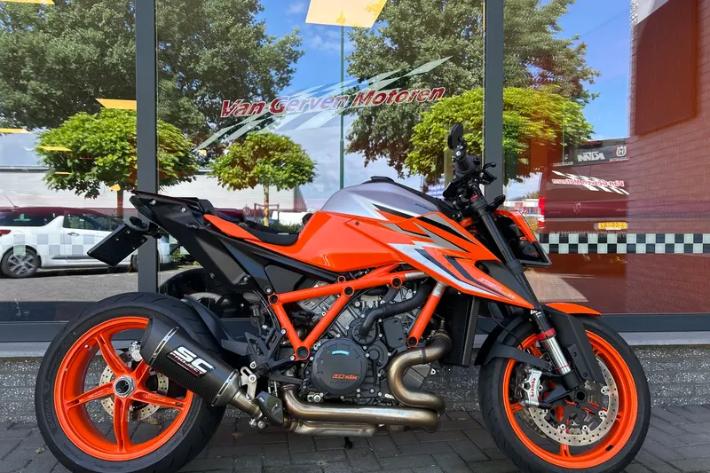 KTM 1290 Super Duke (2023)