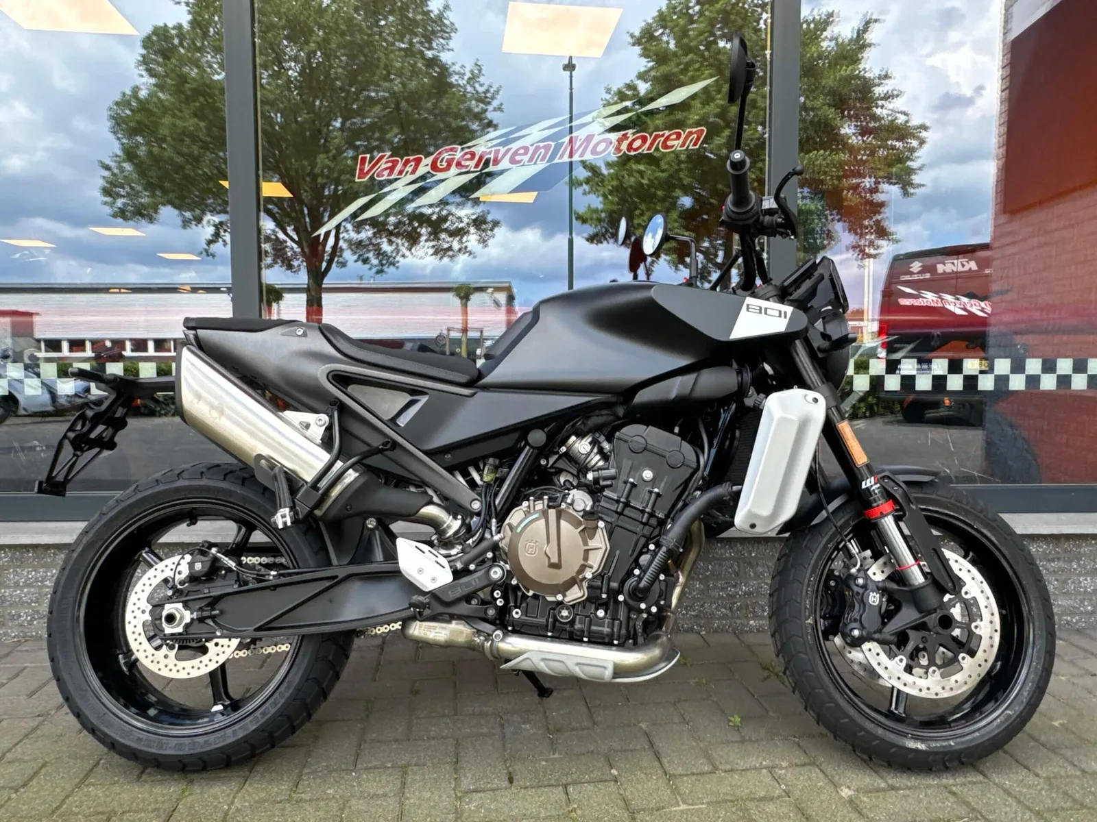DS HUSQVARNA (0) — foto 1