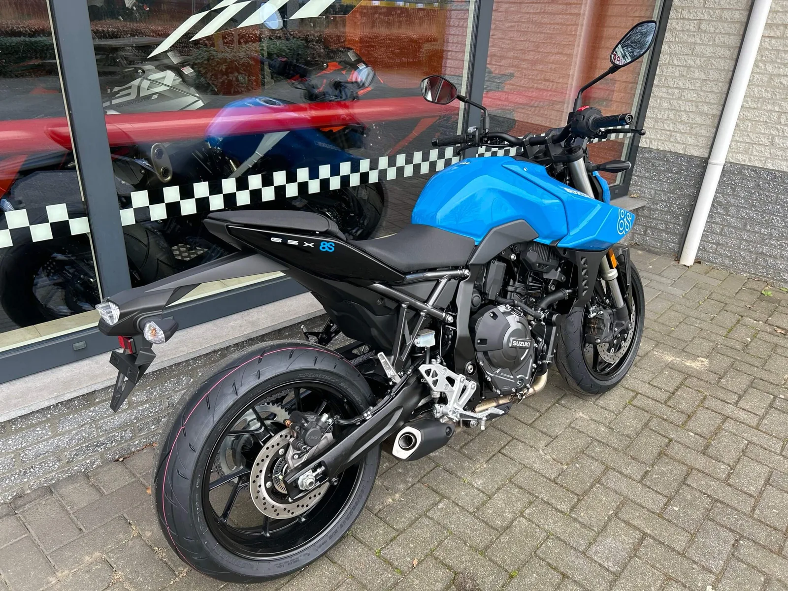 Suzuki GSX-8S (2026) — foto 1