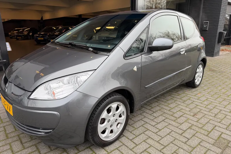 Mitsubishi Colt (2005)