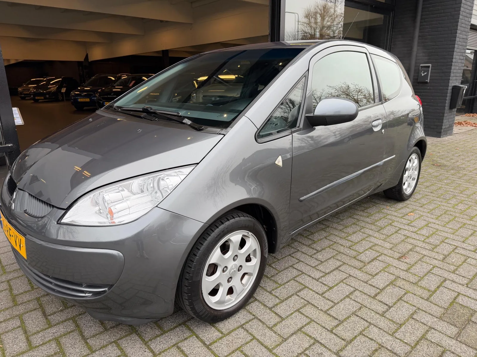 Mitsubishi Colt (2005) — foto 1