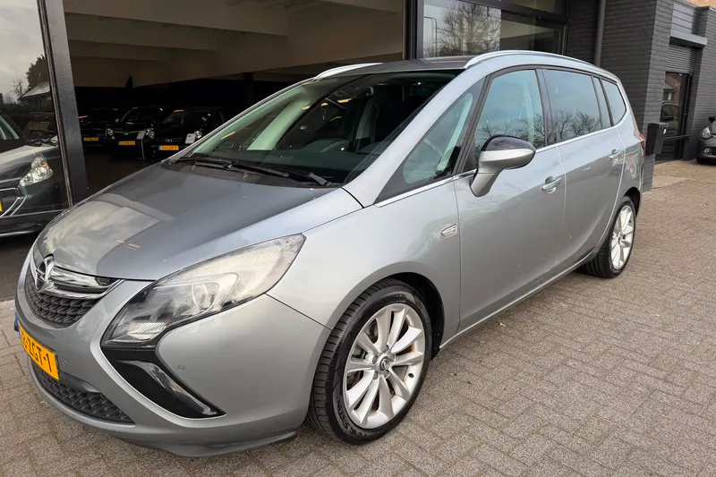 Opel Zafira Tourer (2012)