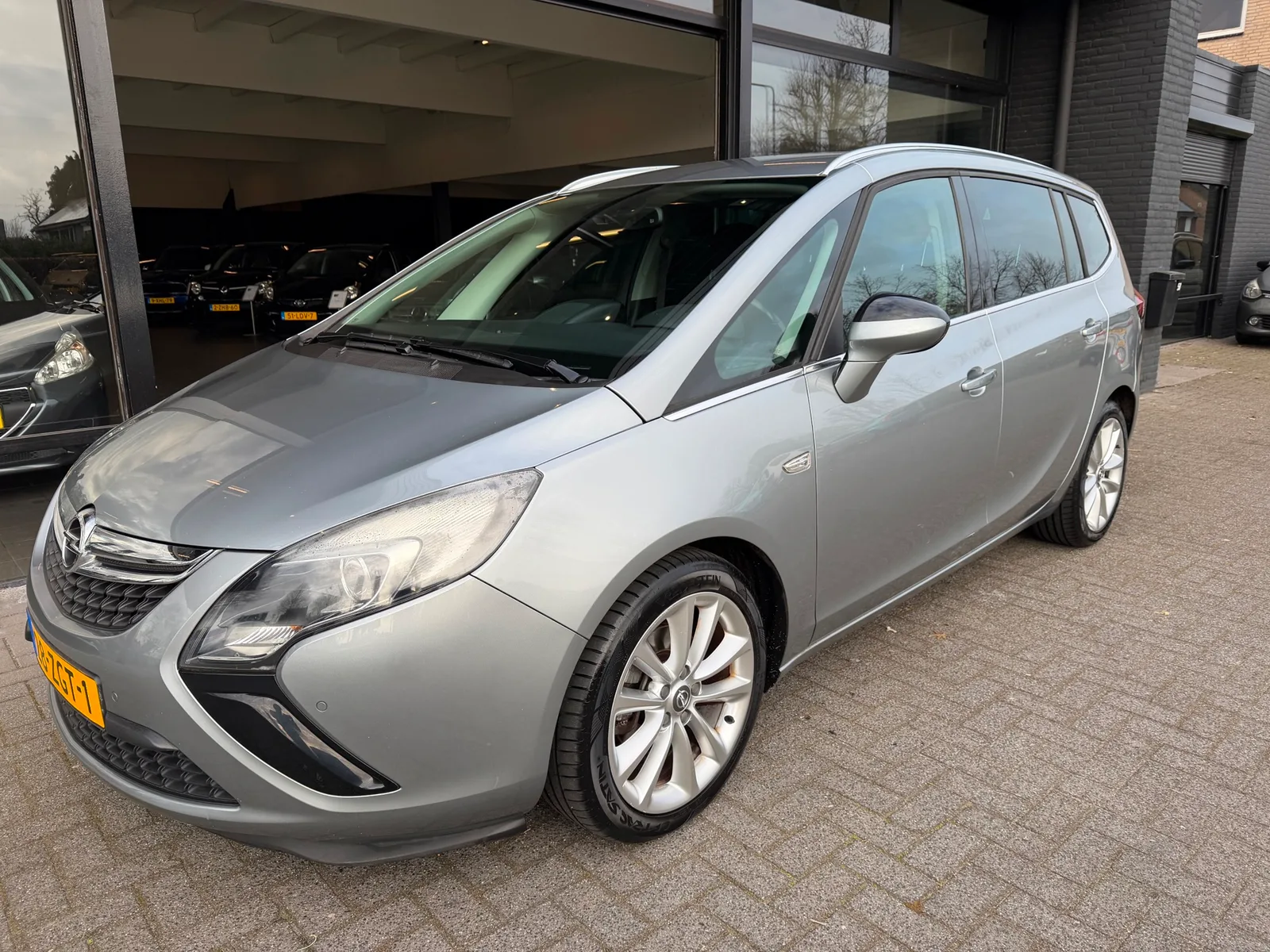 Opel Zafira Tourer (2012) — foto 1