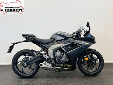 Triumph Daytona 660 (2025) — foto 1