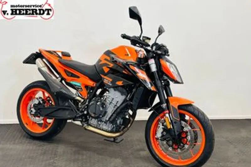 KTM 890 Duke (2024)