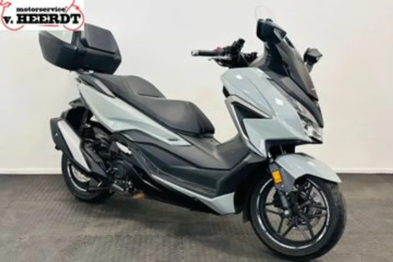 Honda Forza 350 (2022)