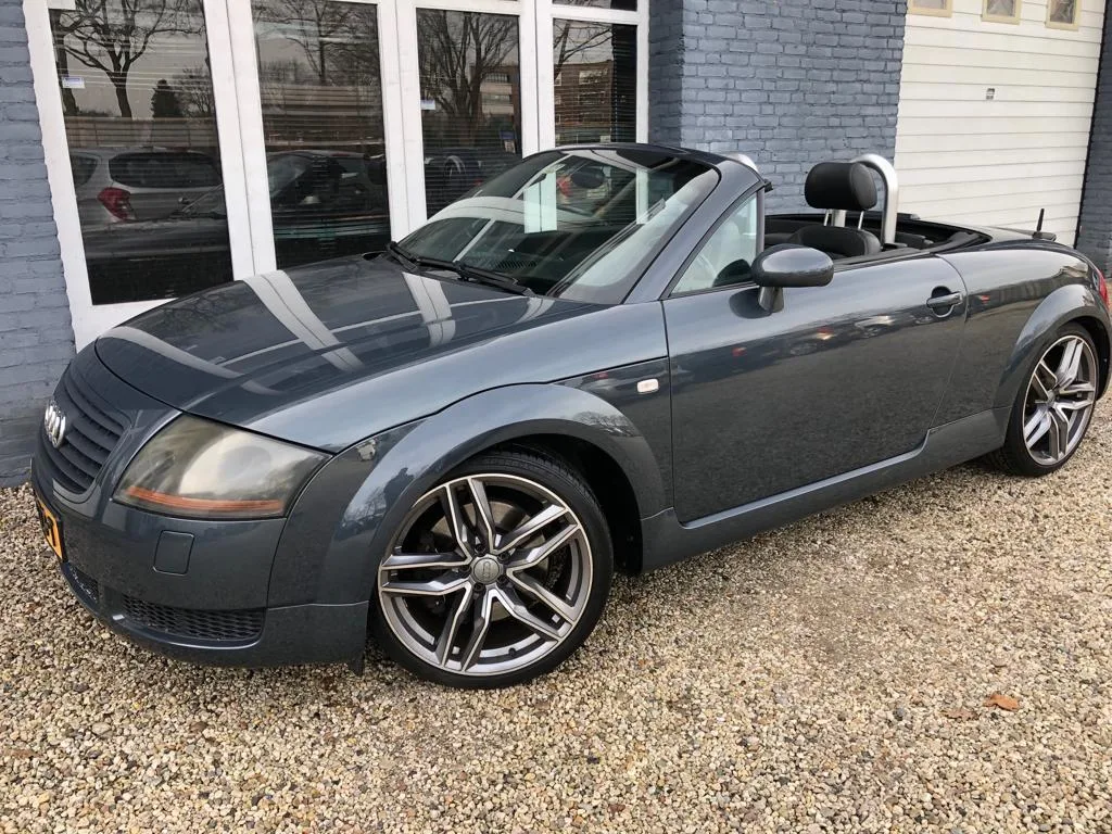 Audi TT (2004) — foto 1