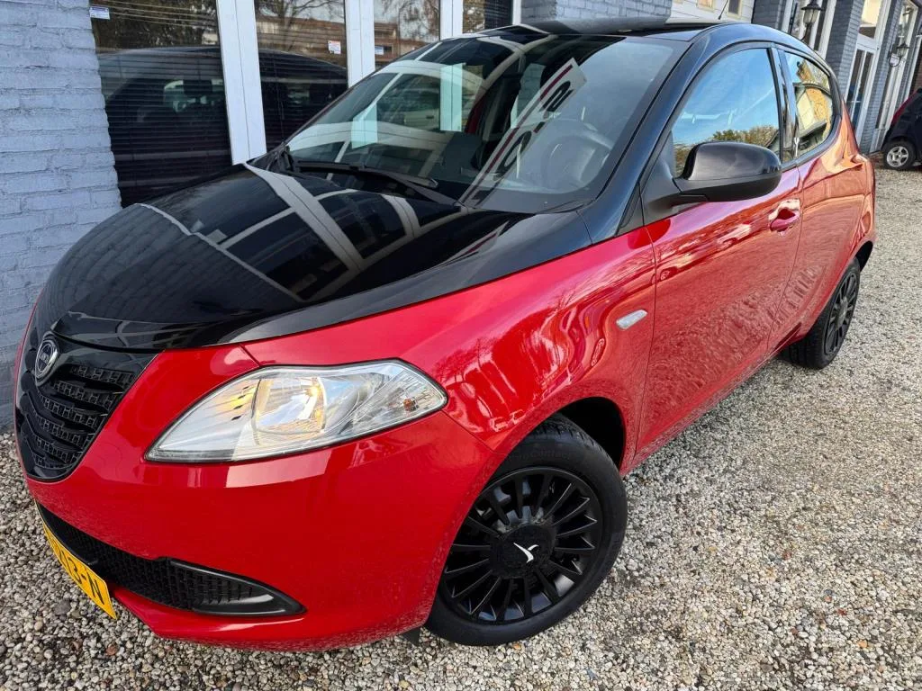 Lancia Ypsilon (2015) — foto 1
