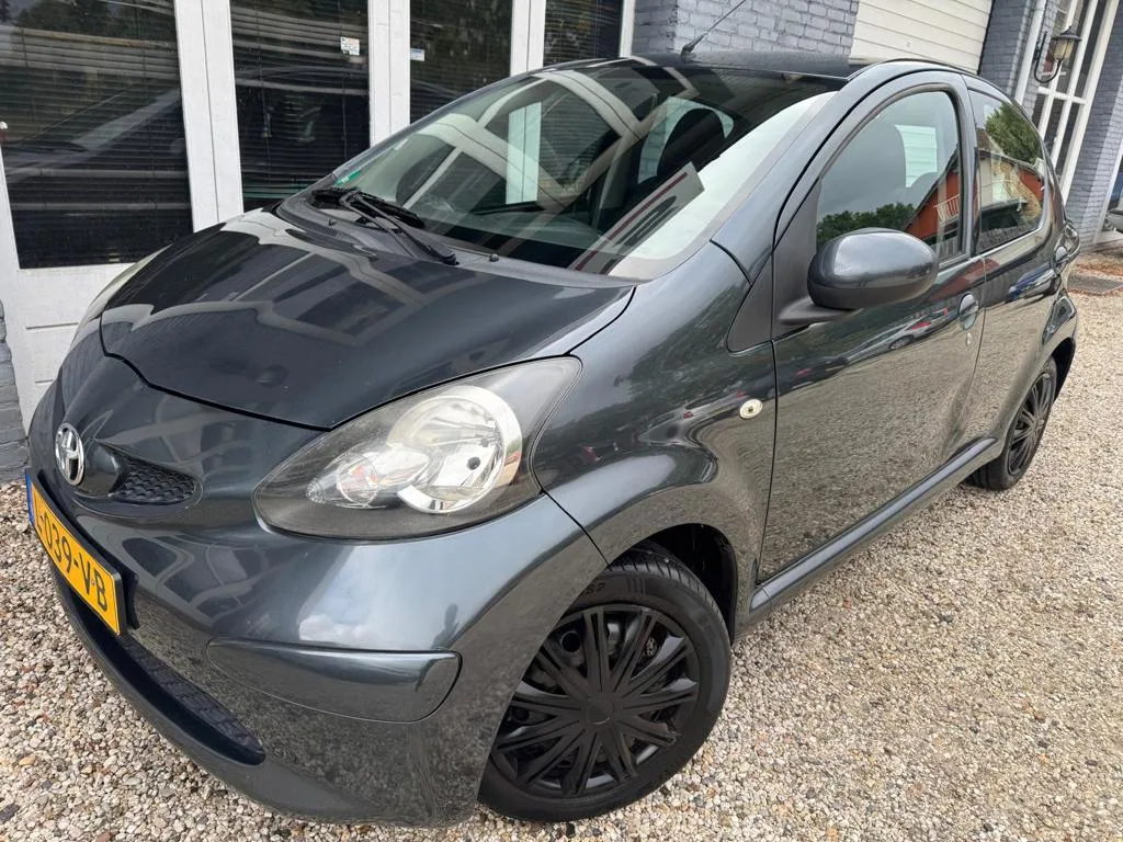 Toyota Aygo (2008) — foto 1
