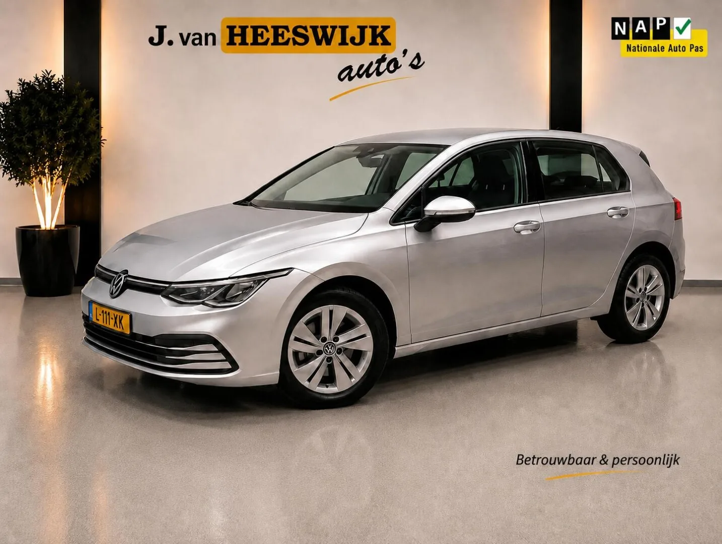 Volkswagen Golf (2021) — foto 1
